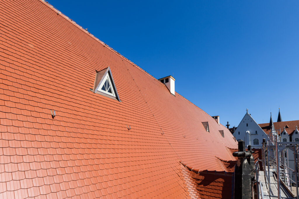 Dach vom Kornhaus ist fertig