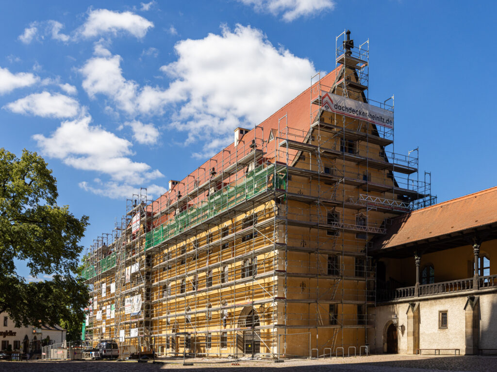 Dach vom Kornhaus ist fertig